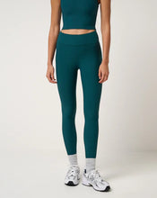 Load image into Gallery viewer, Travis Mathew Legging