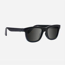 Load image into Gallery viewer, Chamelo Dusk Classic Sunglass
